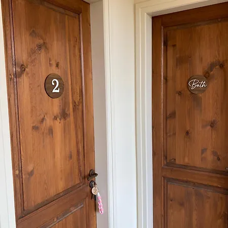 Casa Lady Margarita Adults Only Bed & Breakfast Celra